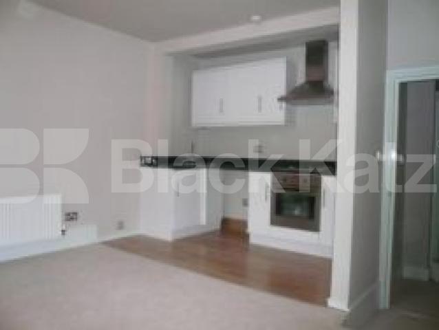 			2 Bedroom, 1 bath, 1 reception Flat			 Park Road, CROUCH END N8